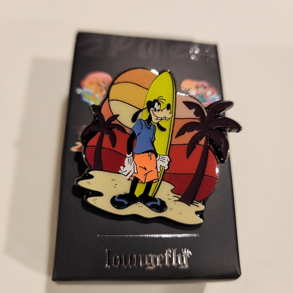 Loungefly Disney Mickey Mouse & Friends Goofy Sunset Beach Blind Box Pin Opened - Picture 2 of 11